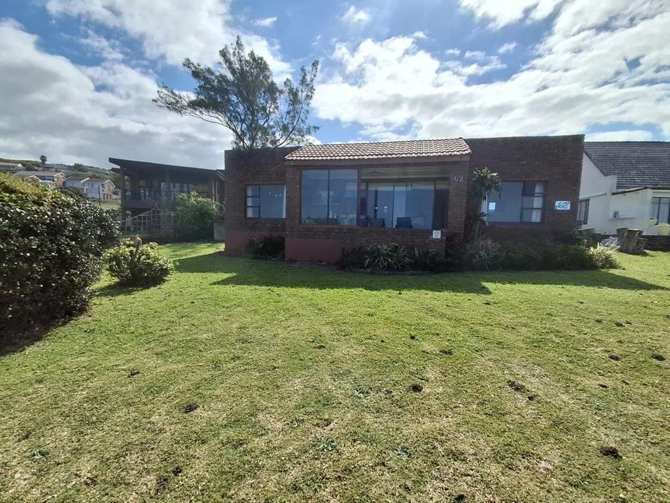 3 Bedroom House for sale in Winterstrand