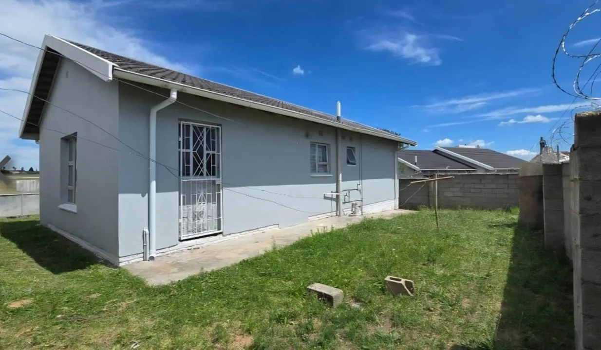 3 Bedroom House for sale in Tyu Tyu North