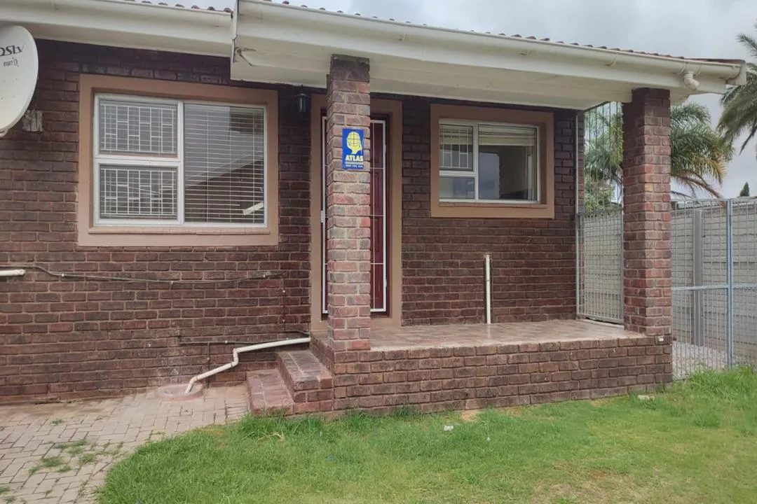 3 Bedroom Townhouse to rent in Despatch Central
