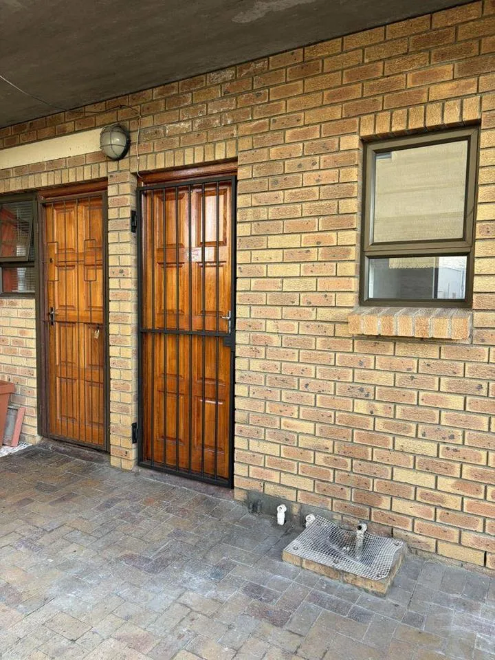 2 Bedroom Apartment / flat to rent in Townsend Estate