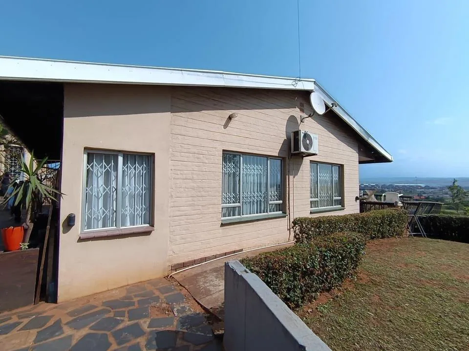 3 Bedroom House for sale in Bluff