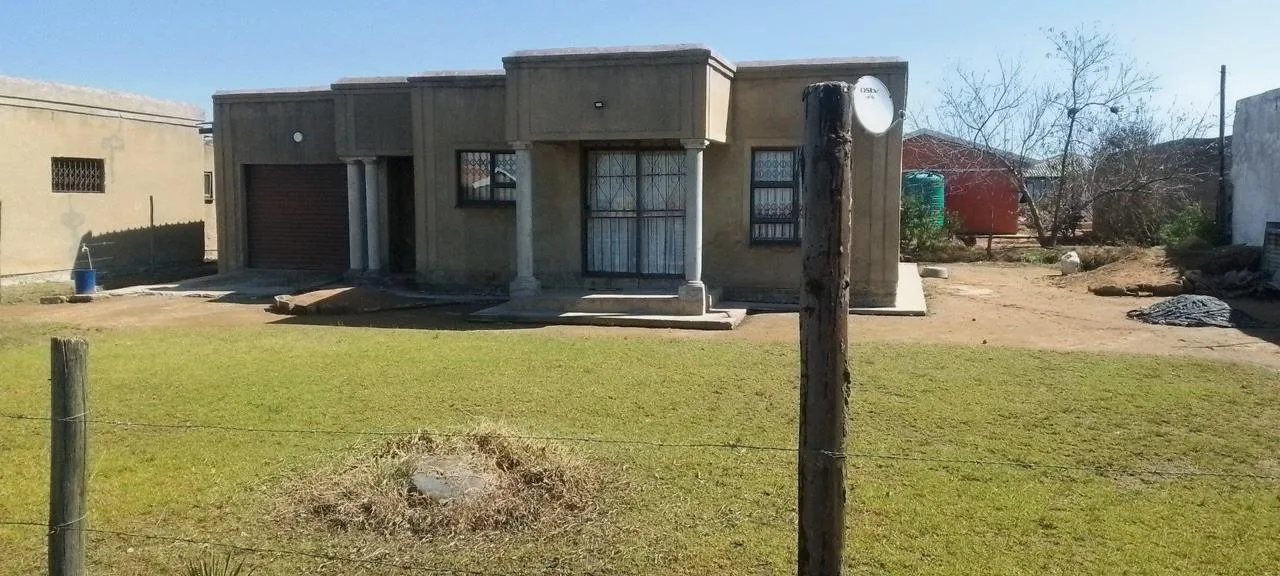 2 Bedroom House for sale in Madadeni J