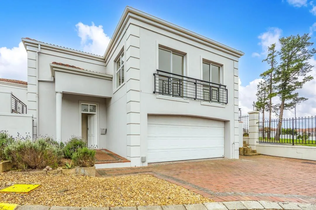 3 Bedroom Townhouse for sale in Van Riebeeckshof