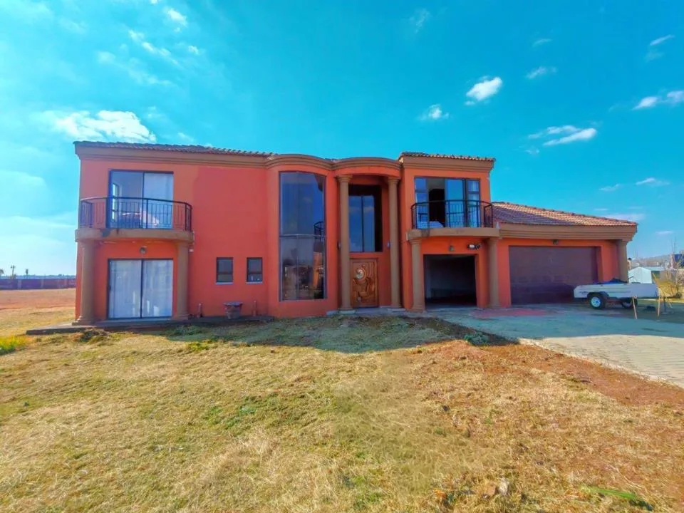 5 Bedroom House for sale in Grimbeeck Park