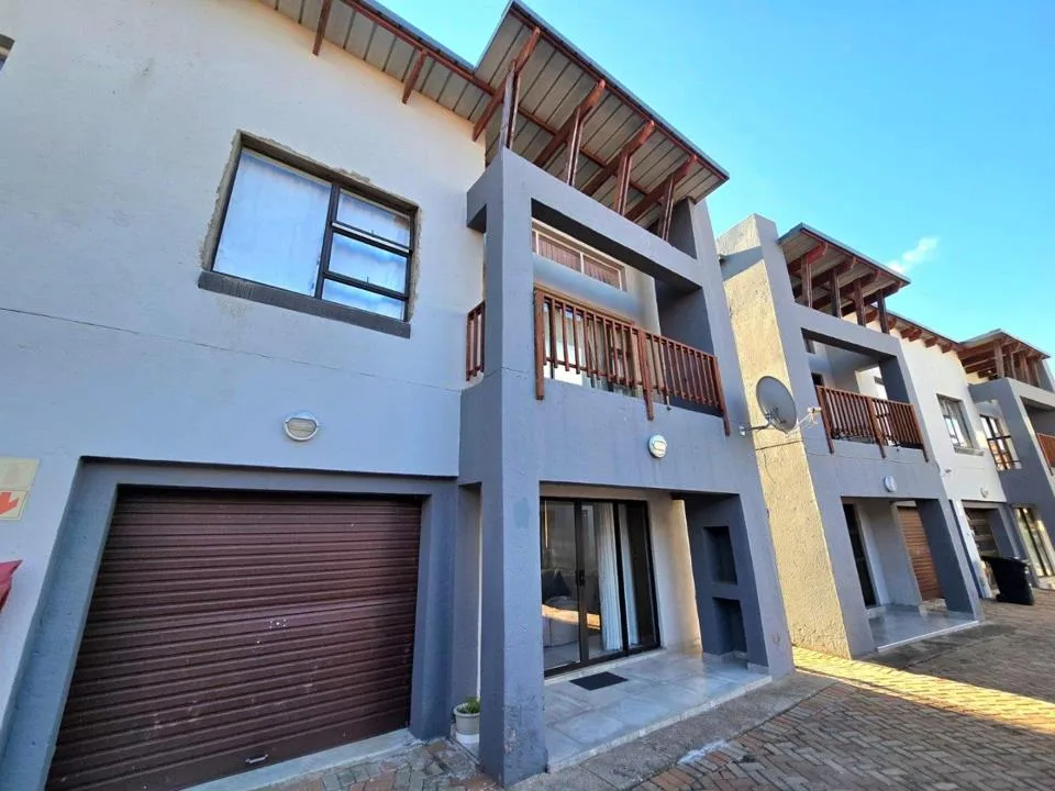 3 Bedroom Townhouse for sale in Waterberry Country Estate