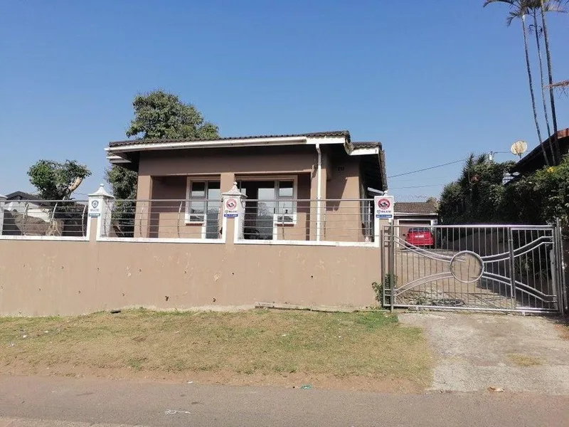 4 Bedroom House for sale in Crossmoor