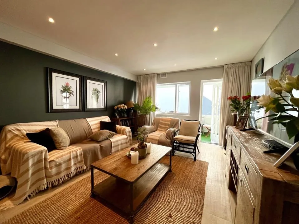 2 Bedroom Apartment / flat to rent in Three Anchor Bay