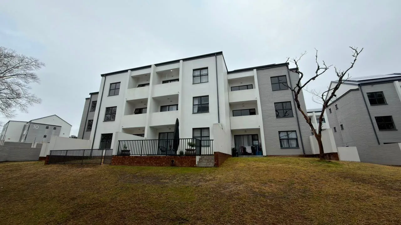 2 Bedroom Apartment / flat to rent in West Acres