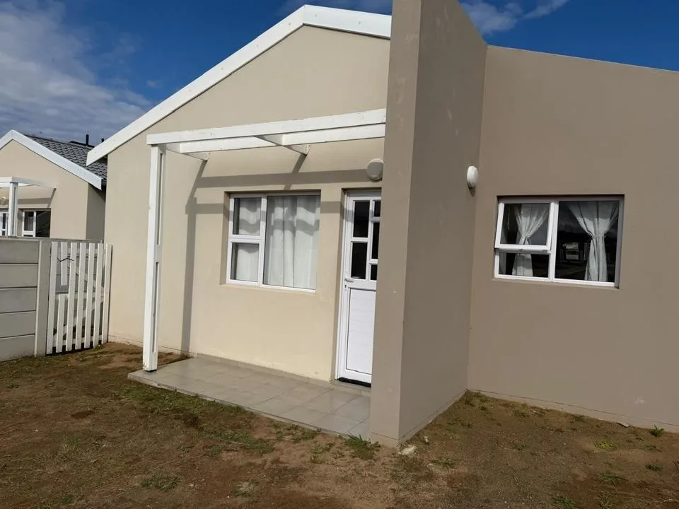 2 Bedroom Townhouse for sale in Gonubie North