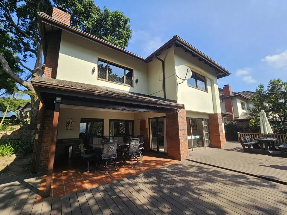 3 Bedroom Townhouse for sale in Selborne Golf Estate