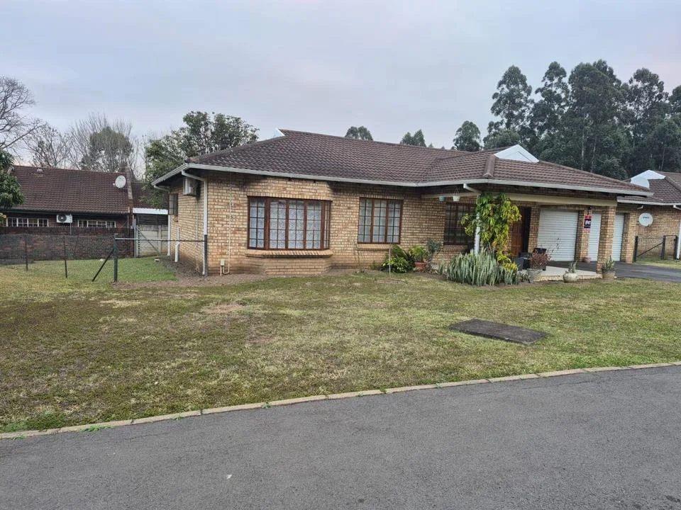 3 Bedroom Townhouse for sale in Chase Valley