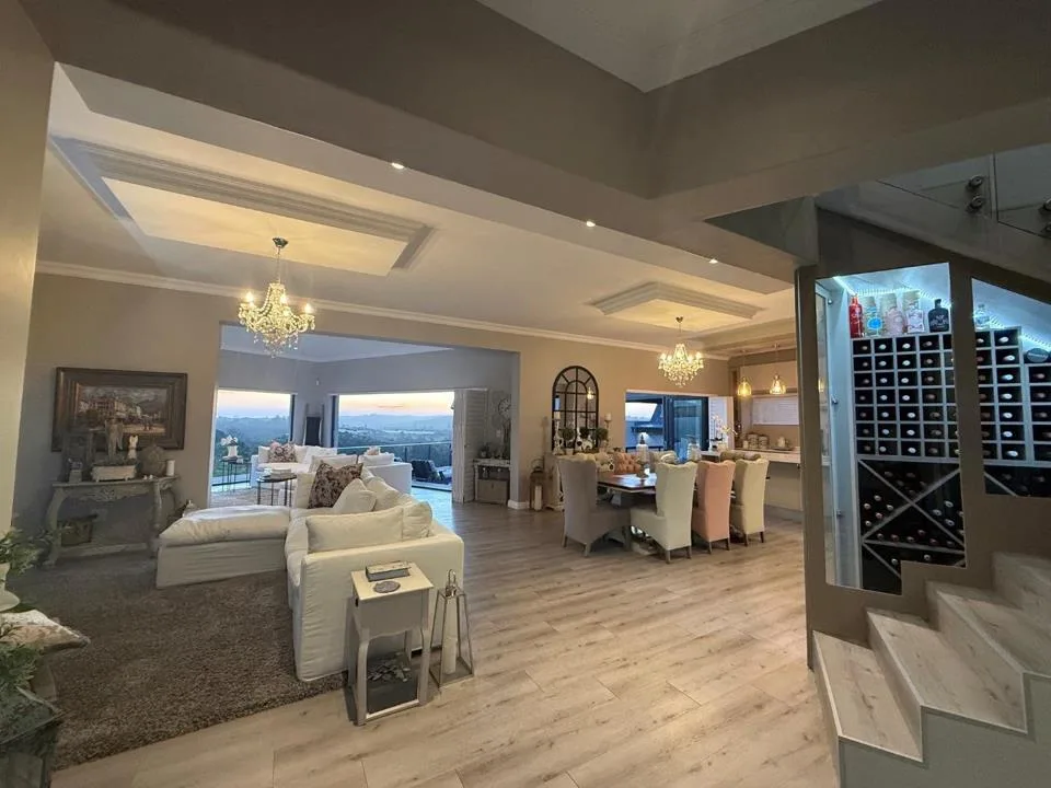 4 Bedroom House for sale in Kragga Kamma
