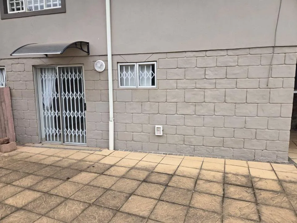 1 Bedroom House to rent in Dawncliffe