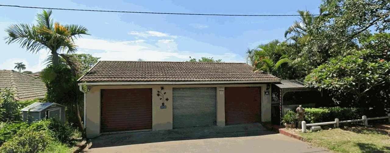 10 Bedroom House for sale in Sea View