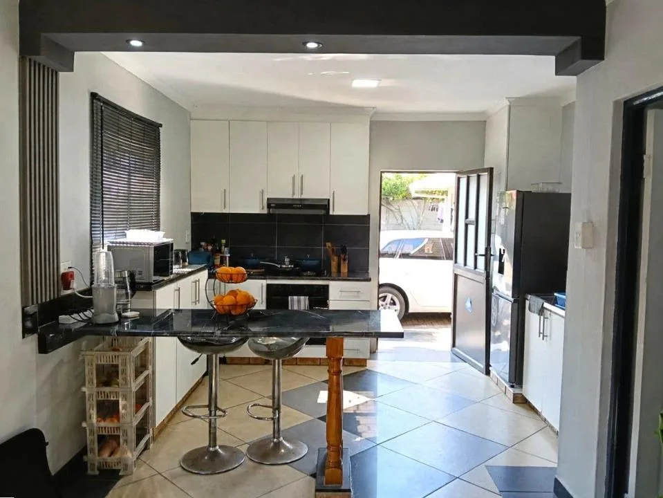 2 Bedroom Apartment / flat to rent in Wild en Weide