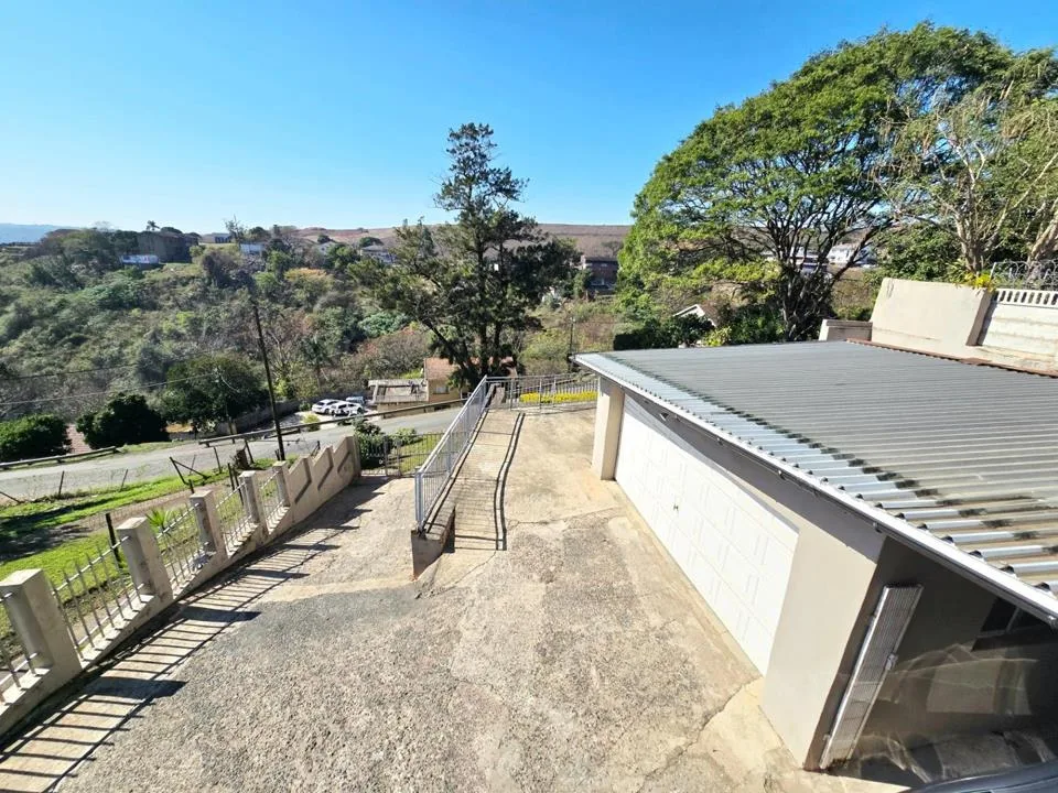 3 Bedroom House for sale in Clare Estate