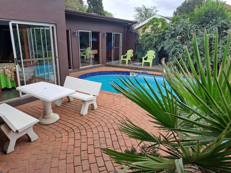 12 Bedroom House for sale in Hayfields