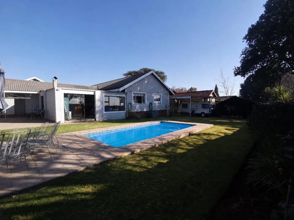 3 Bedroom House for sale in Vaalpark