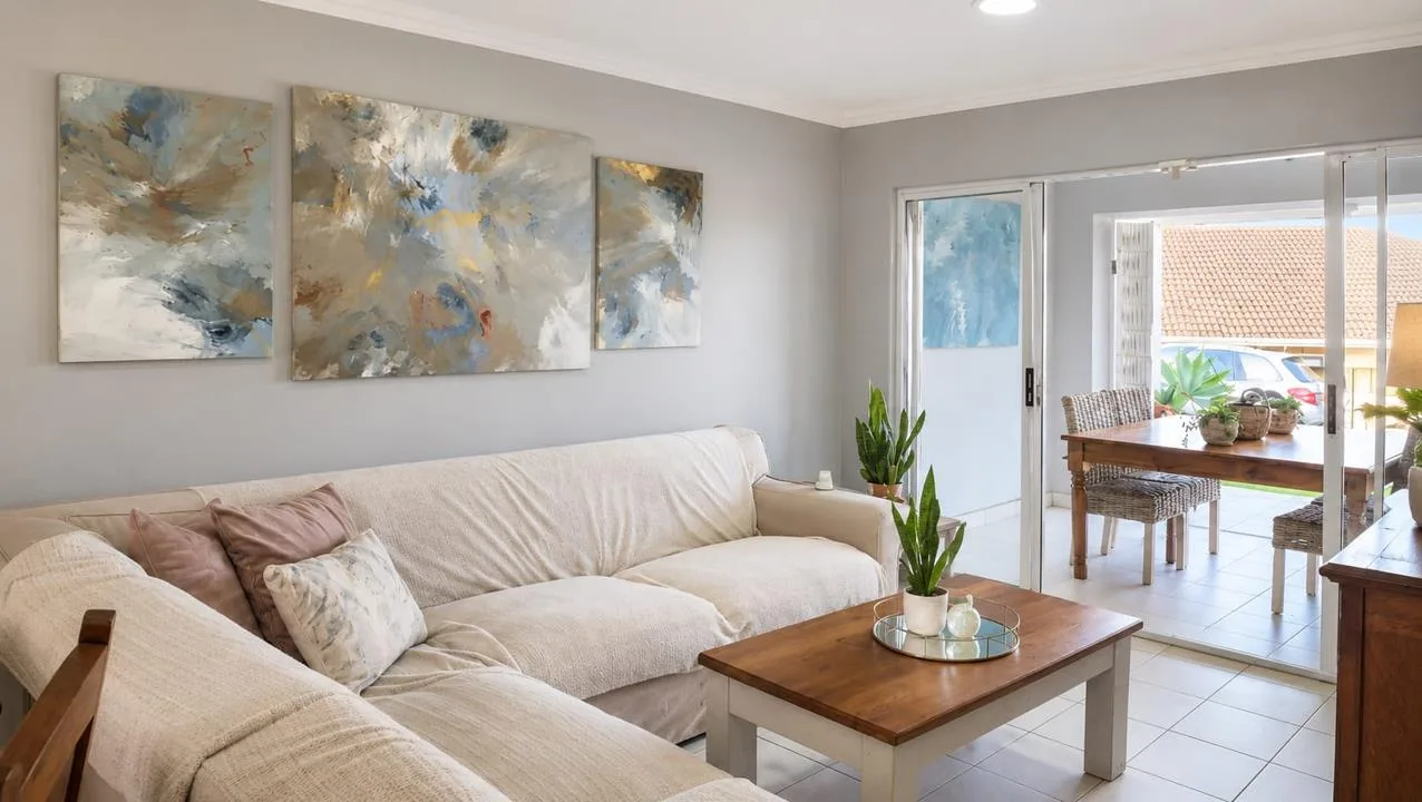 4 Bedroom House for sale in Gonubie