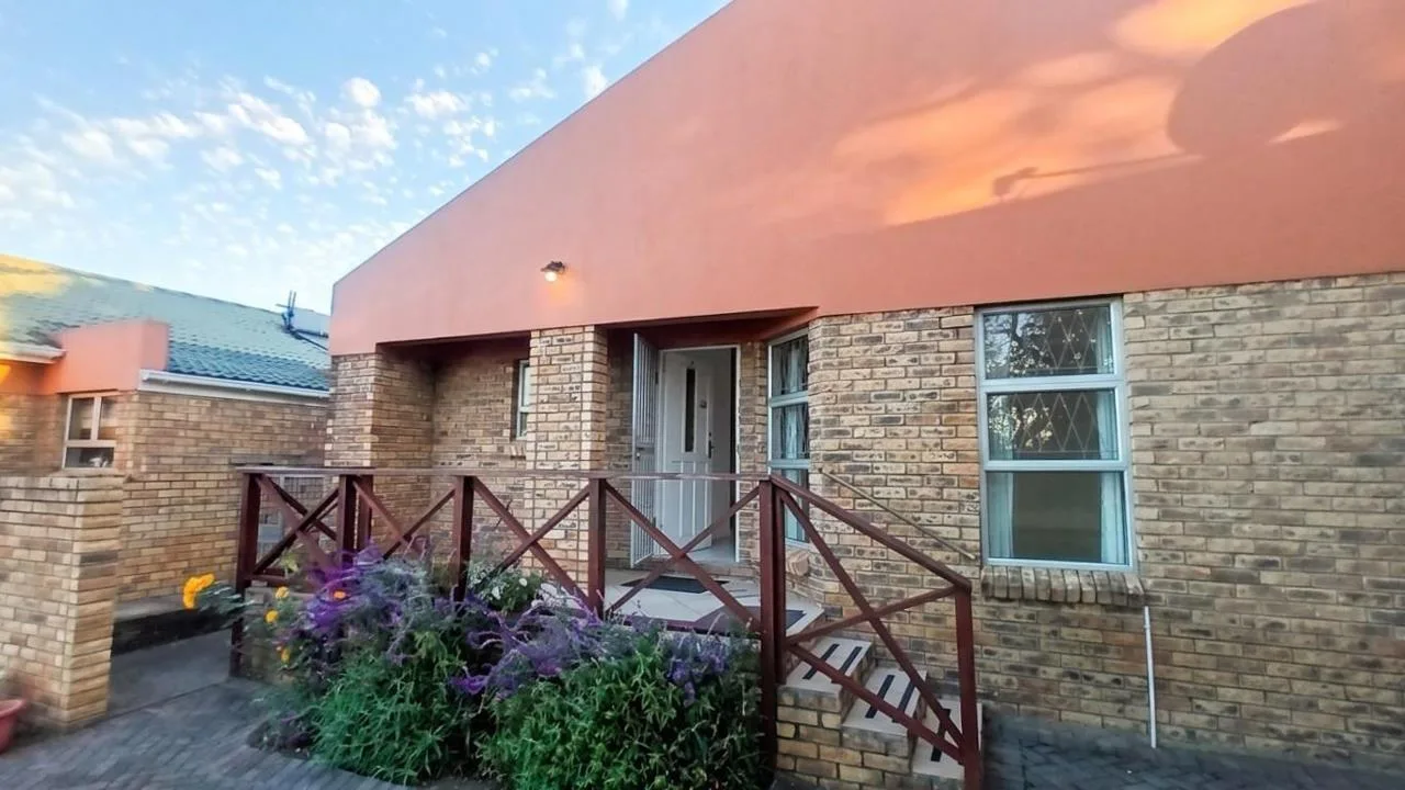 4 Bedroom House for sale in Beacon Bay