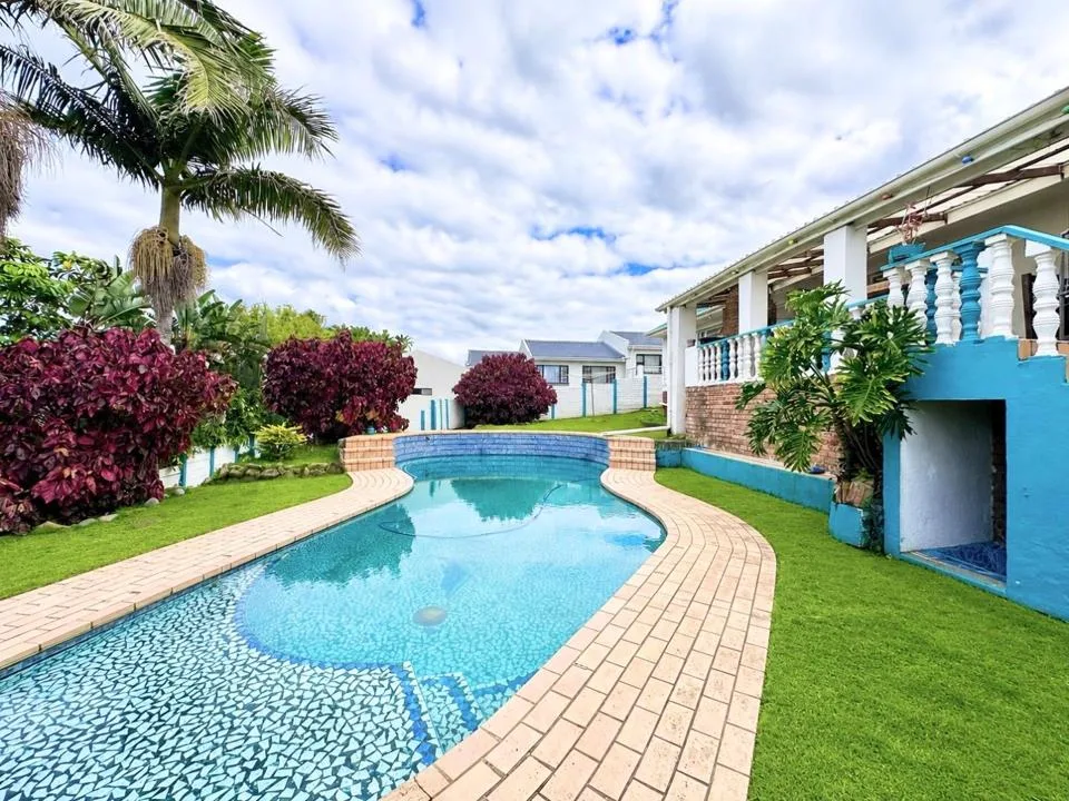 4 Bedroom House for sale in Amalinda
