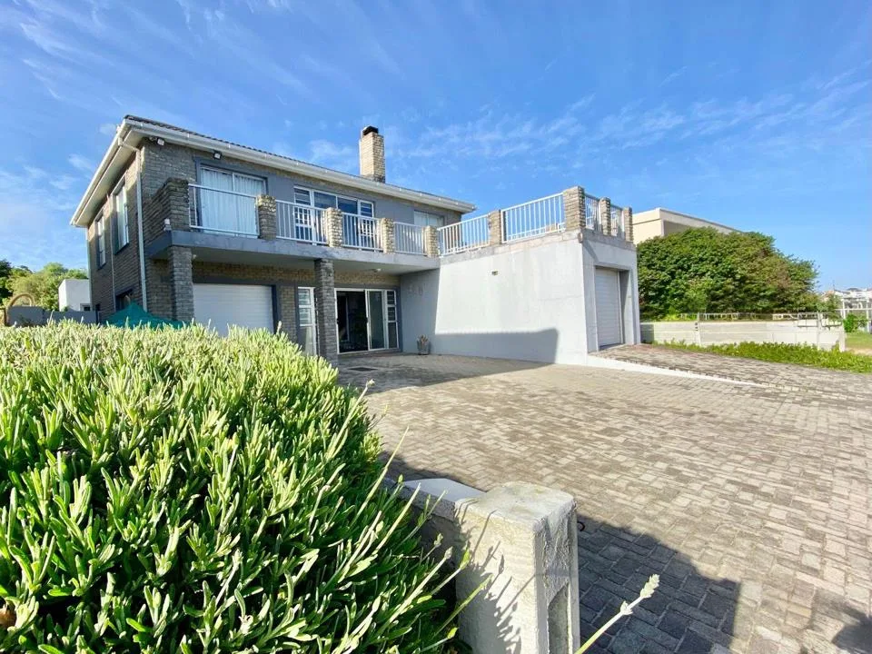 3 Bedroom House for sale in De Kelders