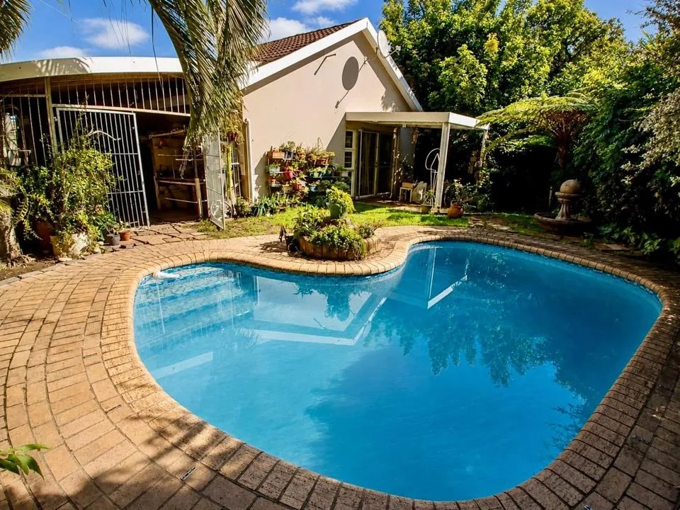4 Bedroom House for sale in Nahoon Valley Park