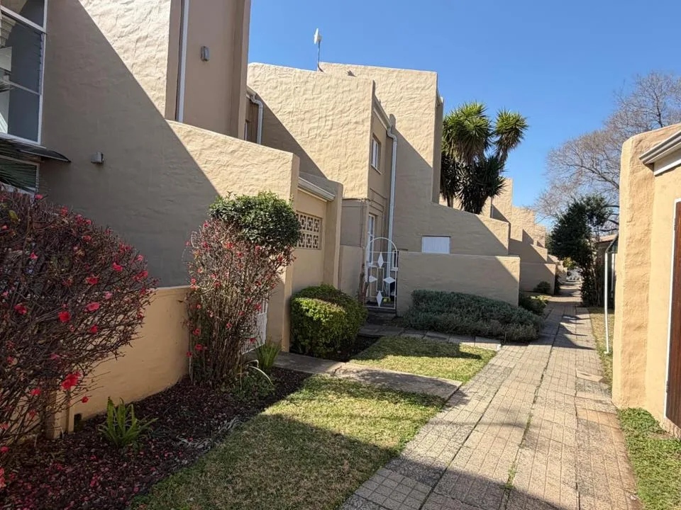 2 Bedroom Townhouse to rent in Egerton