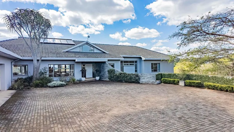 5 Bedroom House for sale in White River Estates