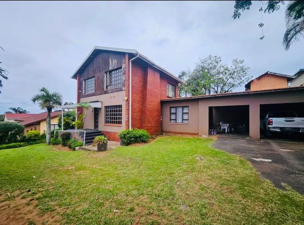 3 Bedroom House for sale in Athlone Park