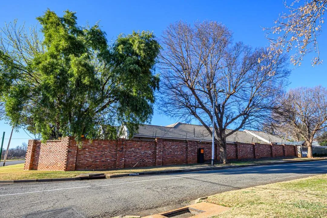 5 Bedroom House for sale in Baillie Park