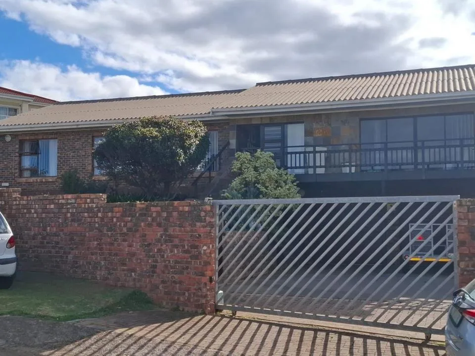 4 Bedroom House to rent in Wavecrest