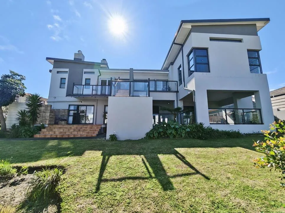 6 Bedroom House for sale in Lovemore Heights