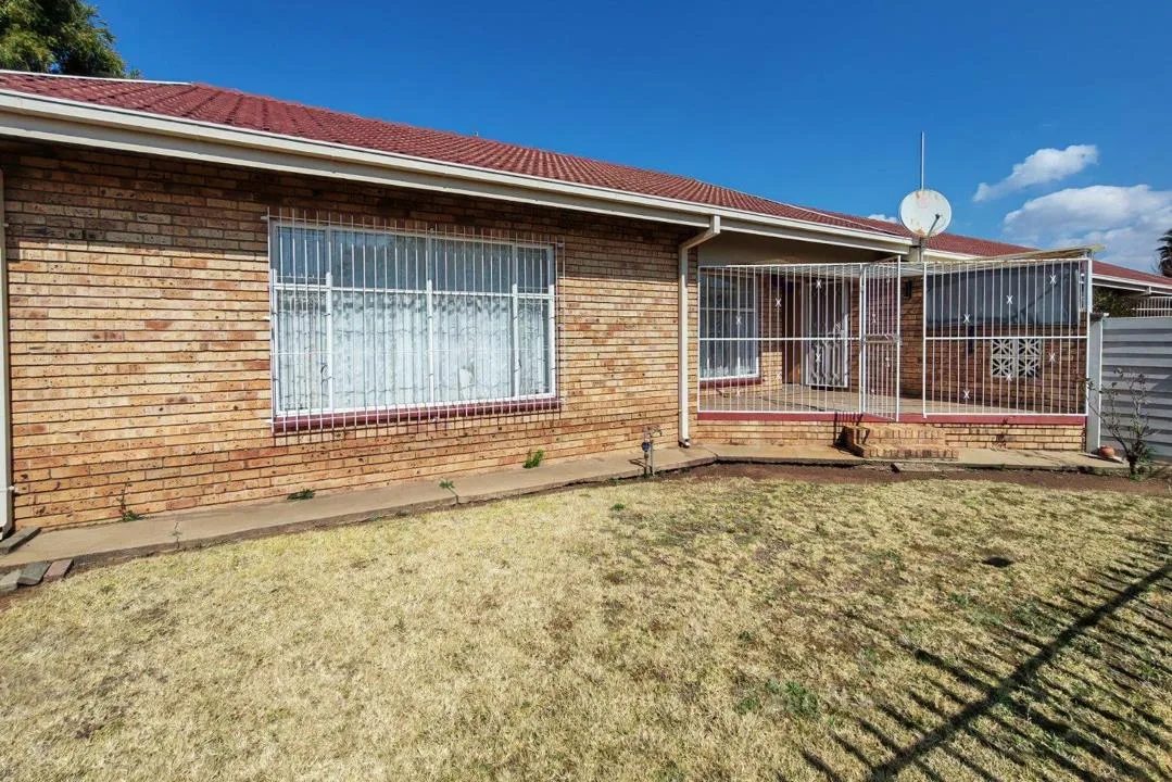 2 Bedroom Apartment / flat for sale in Songloed