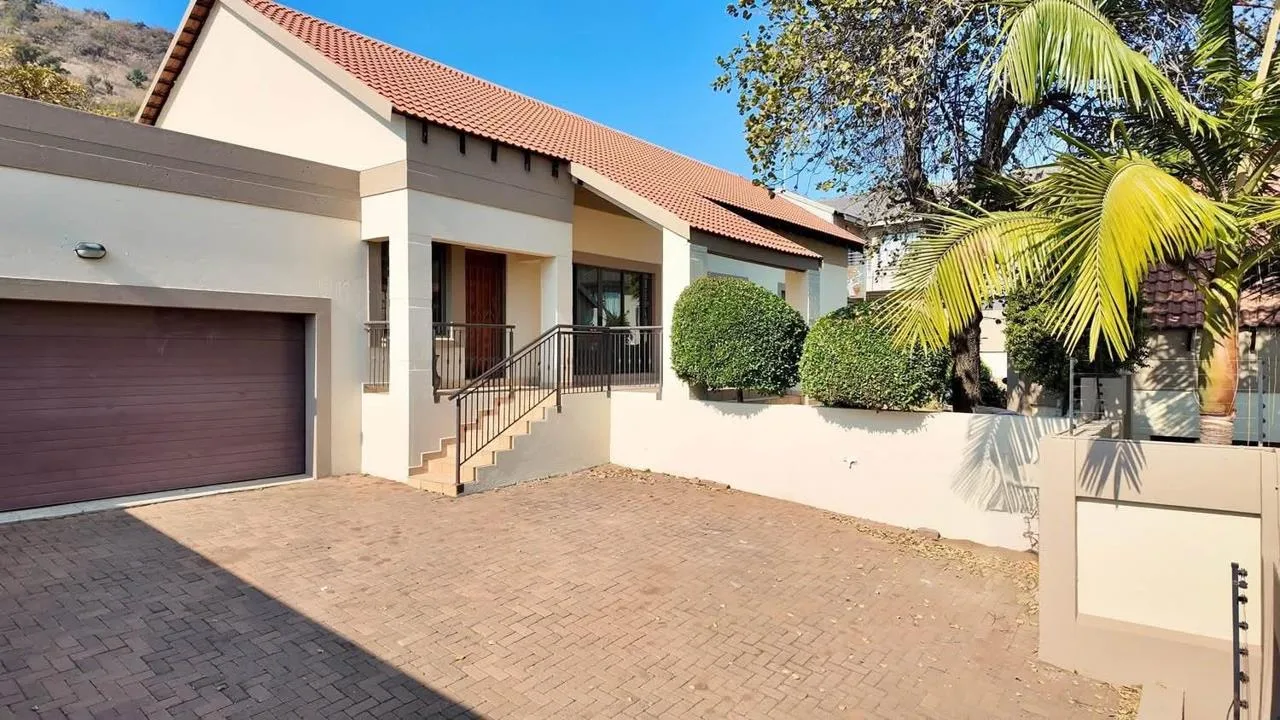 3 Bedroom Townhouse for sale in Safari Gardens