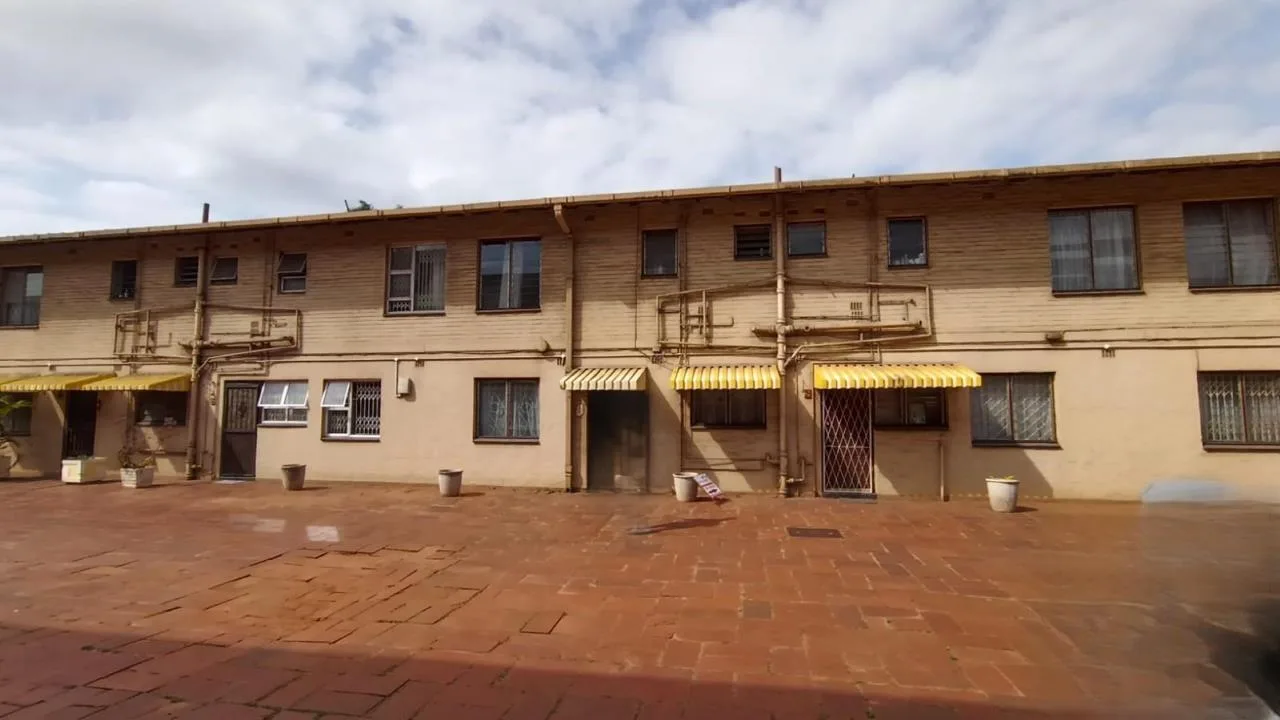 3 Bedroom Townhouse for sale in Montclair