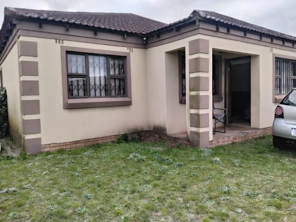 3 Bedroom House for sale in Aquadene
