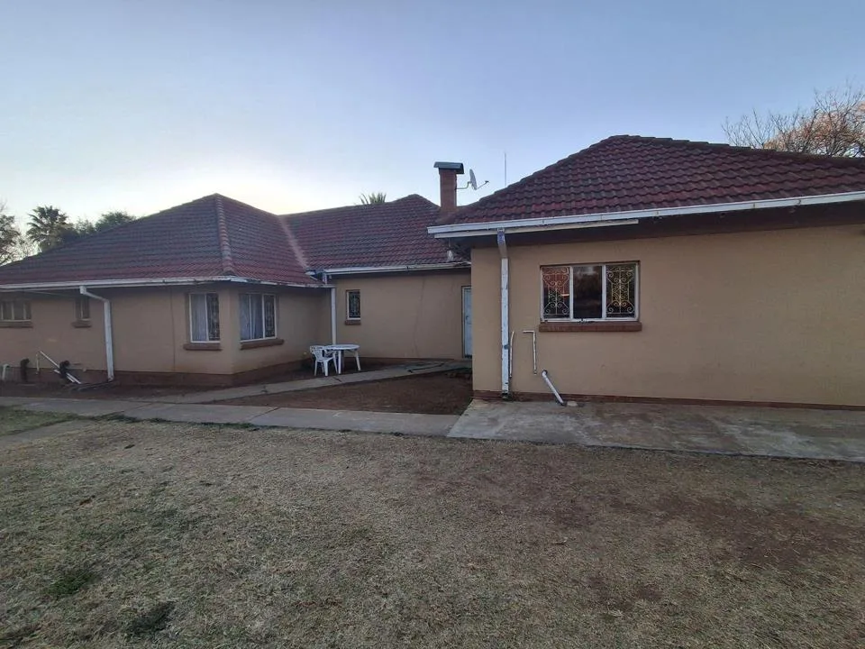 3 Bedroom House for sale in Irene Park