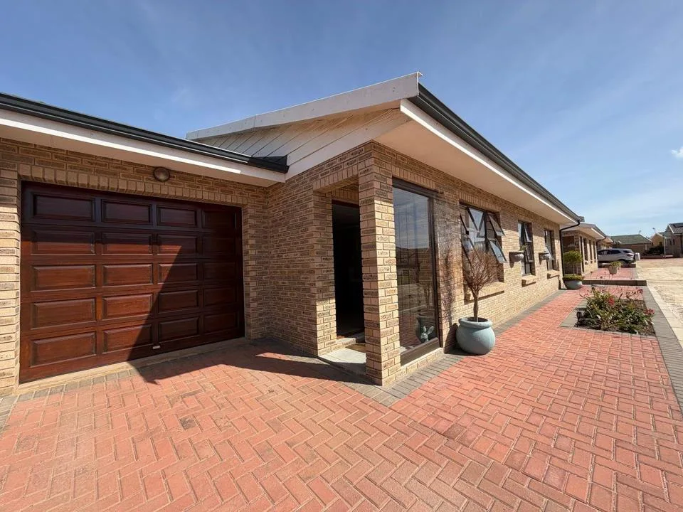 3 Bedroom Townhouse for sale in Jeffreys Bay Central