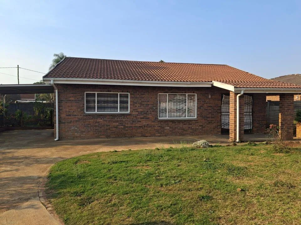 2 Bedroom House to rent in Howick West