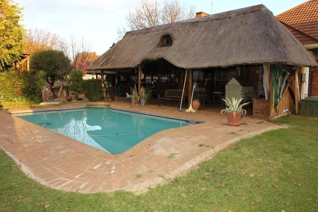 5 Bedroom House for sale in Stilfontein Ext 4