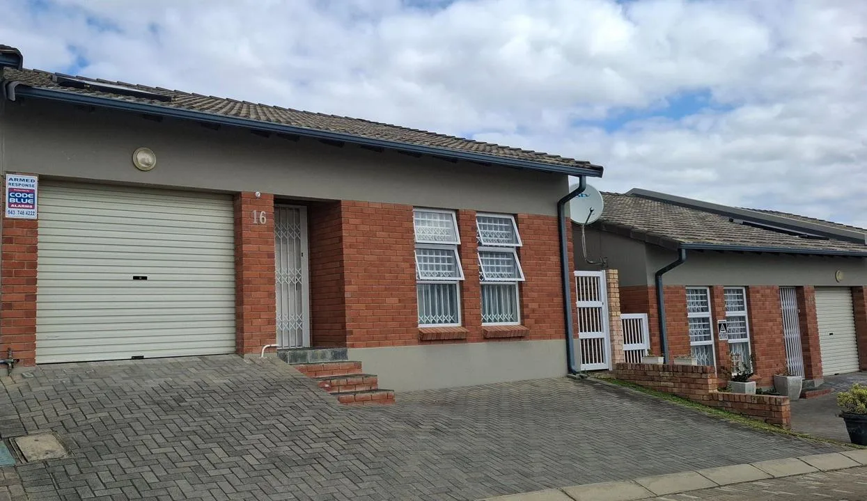 2 Bedroom Townhouse for sale in Beacon Bay
