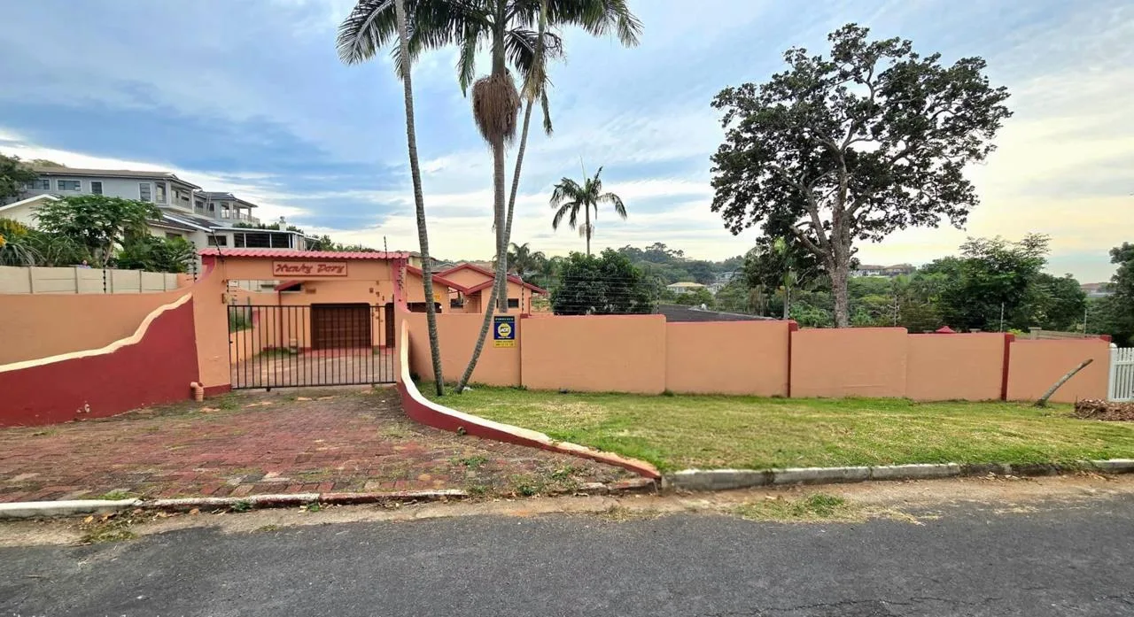 3 Bedroom House for sale in Shelly Beach