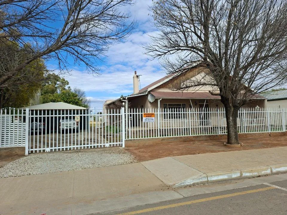 3 Bedroom House for sale in Middelburg