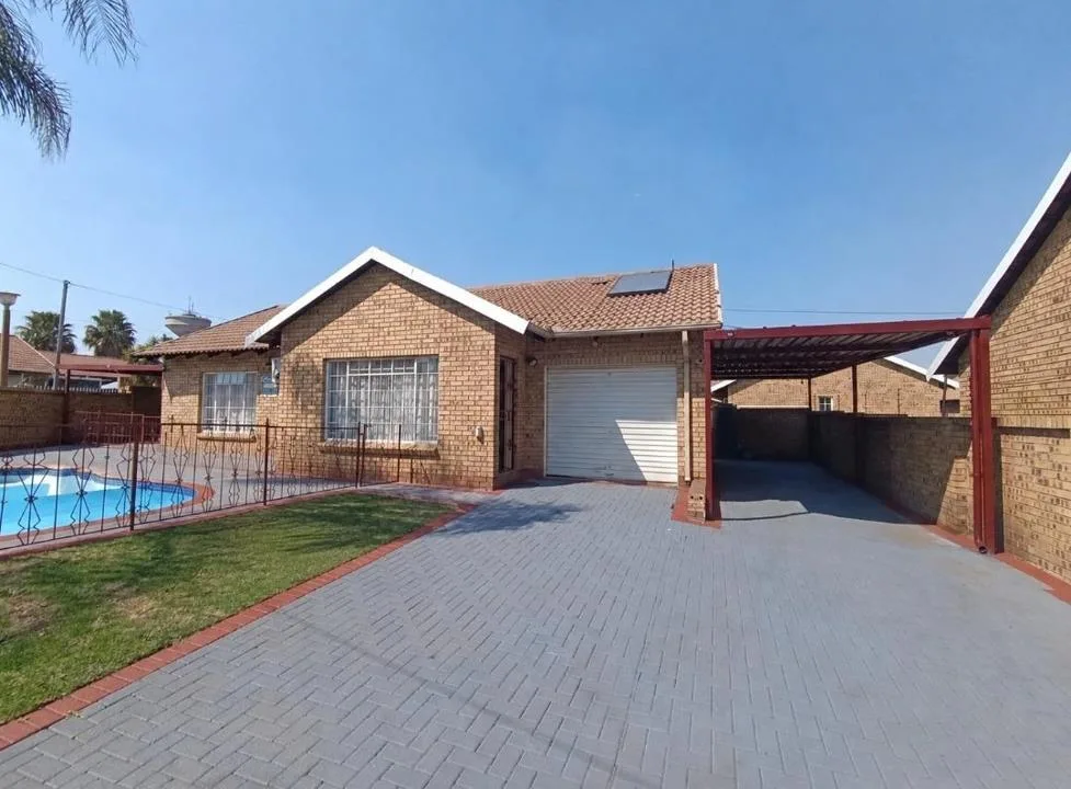 3 Bedroom Townhouse to rent in Reyno Ridge