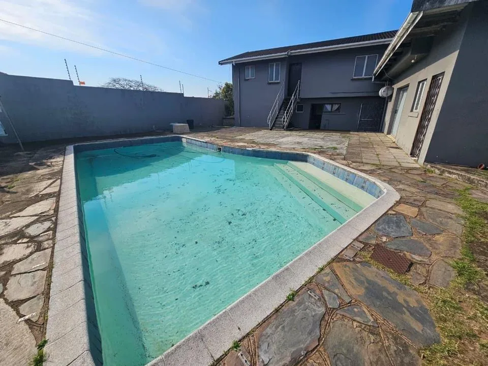 3 Bedroom House for sale in Bluff