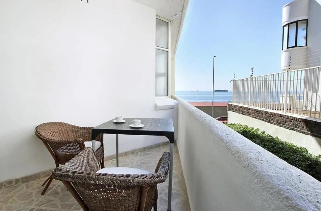 1 Bedroom Apartment / flat to rent in Sea Point