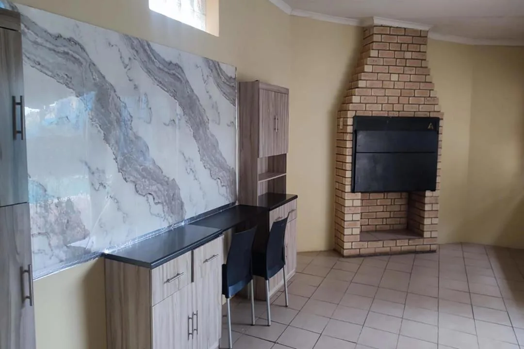 3 Bedroom House to rent in Uitenhage Central