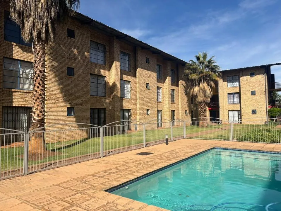 2 Bedroom Apartment / flat for sale in Kannoniers Park