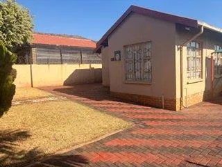 3 Bedroom House for sale in Tlhabane West
